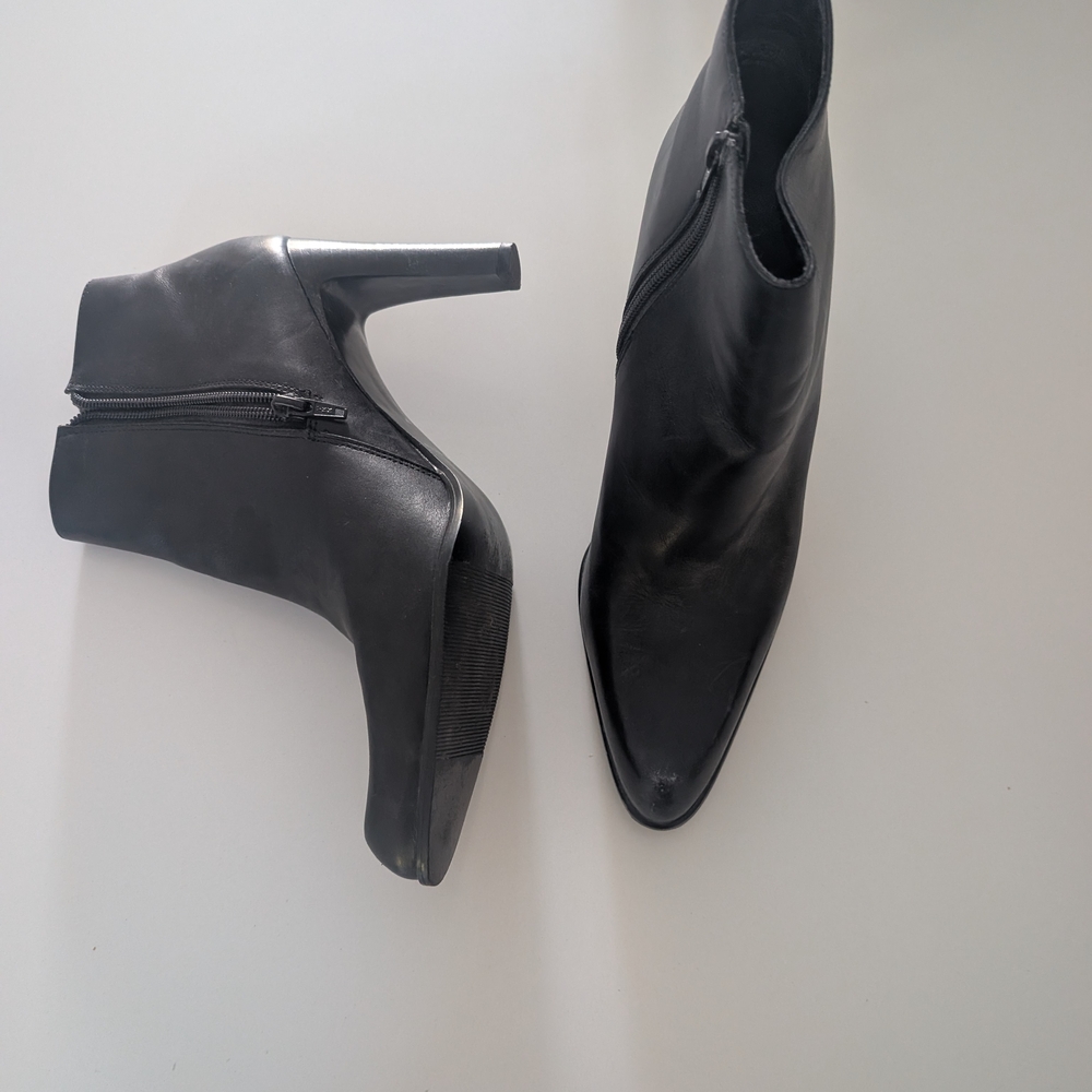 Nine West Sleek Black Ankle Booties